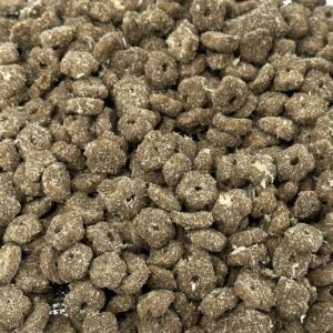 Freeze-dried sandwich: complete, full-term cat food.