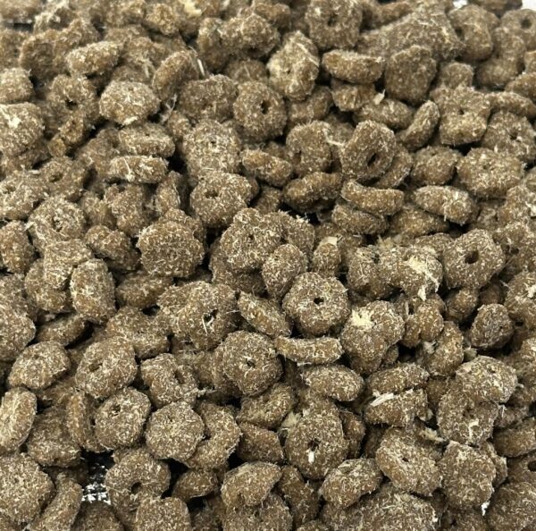 Freeze-dried sandwich: complete, full-term cat food.